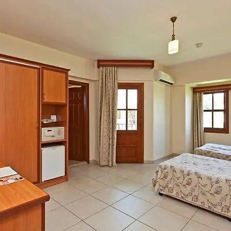 מלון Katranci Park 3*