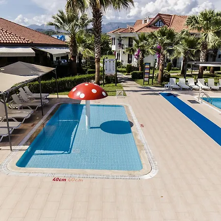 Katranci Park מלון 3*